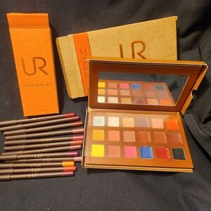 Urban Retreat 12 Lip Pencils & Lip Palette of 18